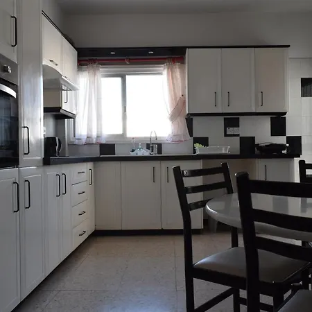 Apartment Mama's Flat - το διαμερισμα τησ μαμασ Strovolos